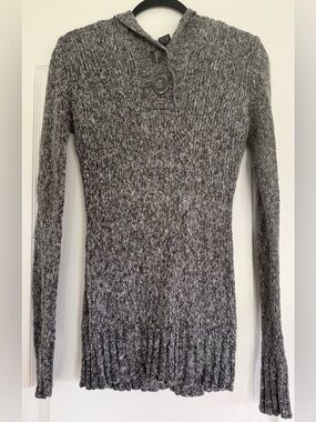 Rue 21 Hooded Sweater Size M Gray Knit Pullover Cozy Fitted Lightweight